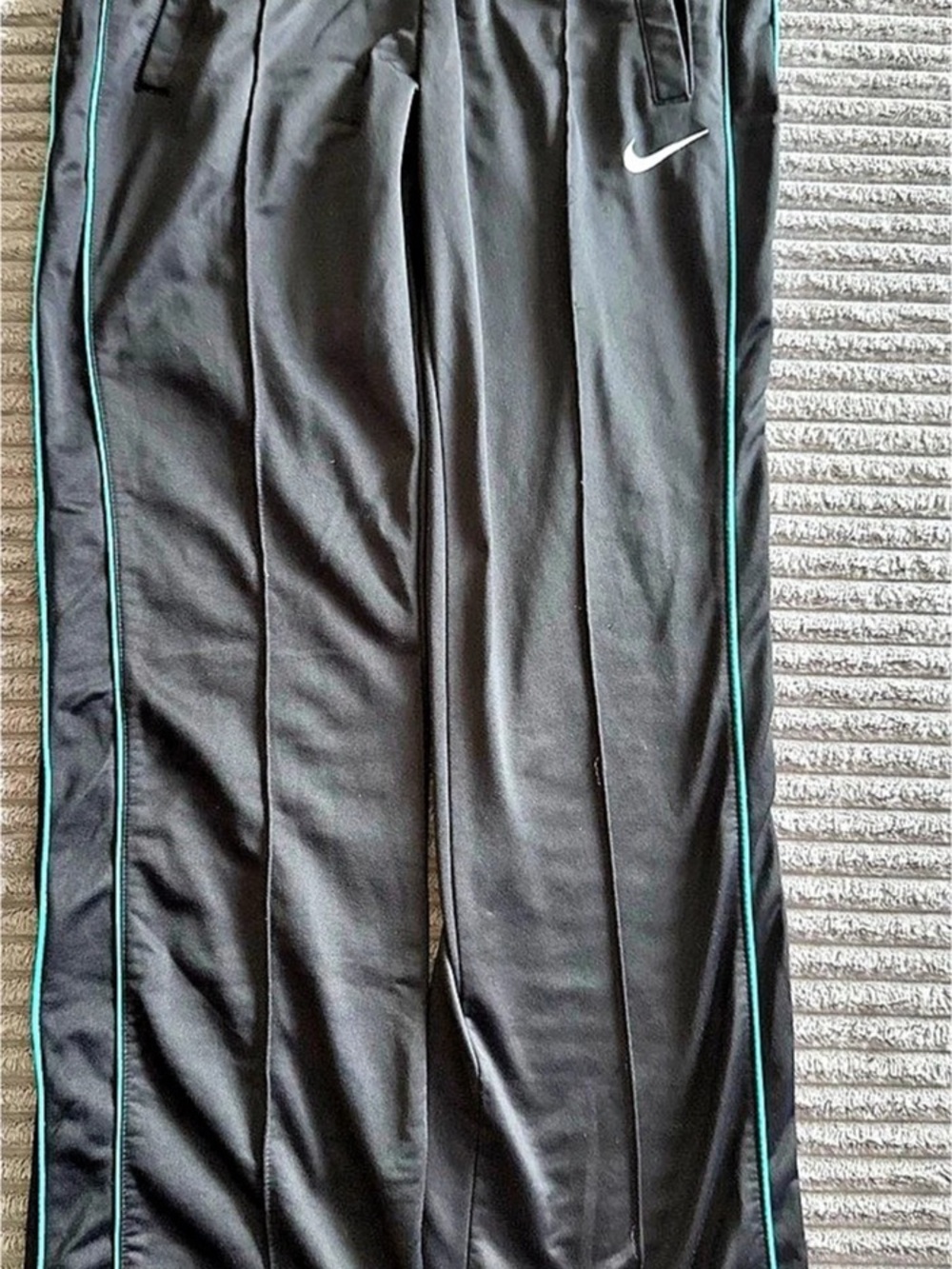 Nike women Small Black Track Pants Size Small Good condition